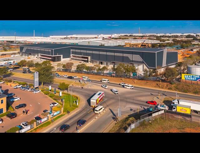 13,000M² WAREHOUSE TO LET IN LOUWLARDIA